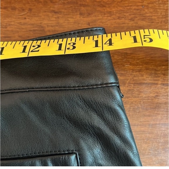 Sold NWT Free People Love Language Low
Rise Black Faux Leather Pants Size 2 - Picture 4 of 6